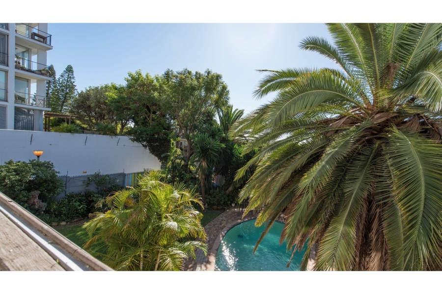 5 Bedroom Property for Sale in Green Point Western Cape